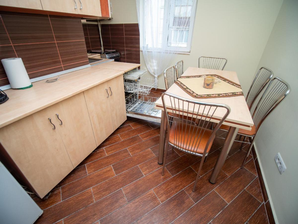 L&R Modern Apartment Otelu Rosu Exterior foto